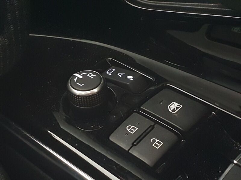 More views of Subaru Solterra