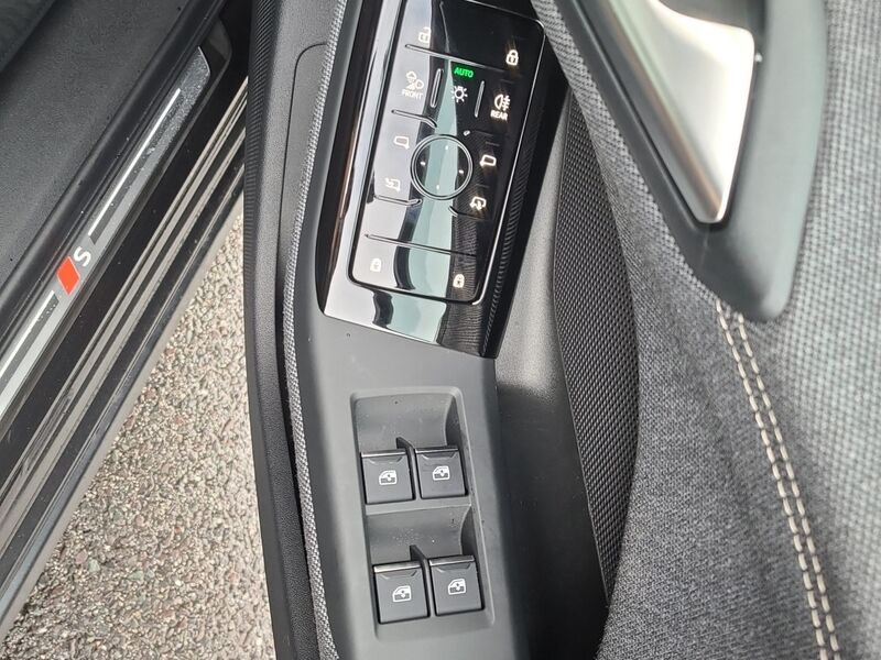More views of Audi A6 Avant e-tron