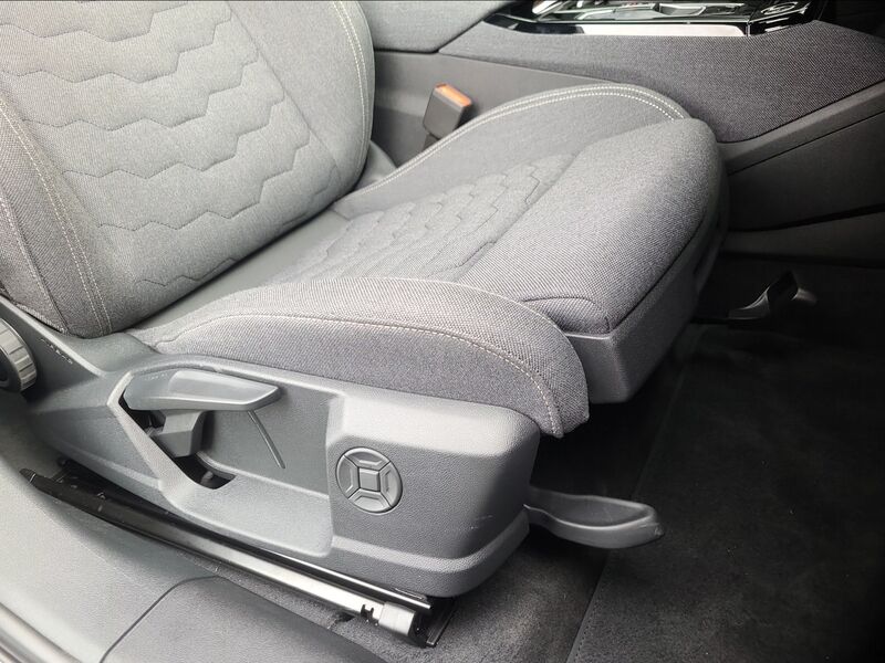 More views of Audi A6 Avant e-tron