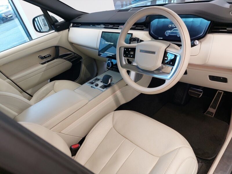 More views of Land Rover Range Rover