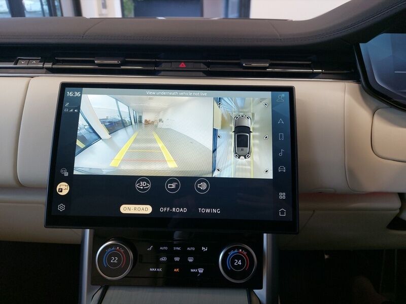 More views of Land Rover Range Rover