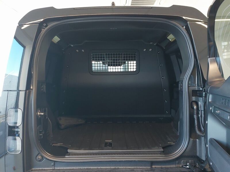 More views of Land Rover Defender