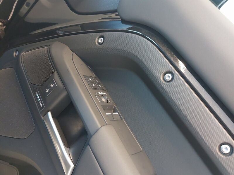 More views of Land Rover Defender