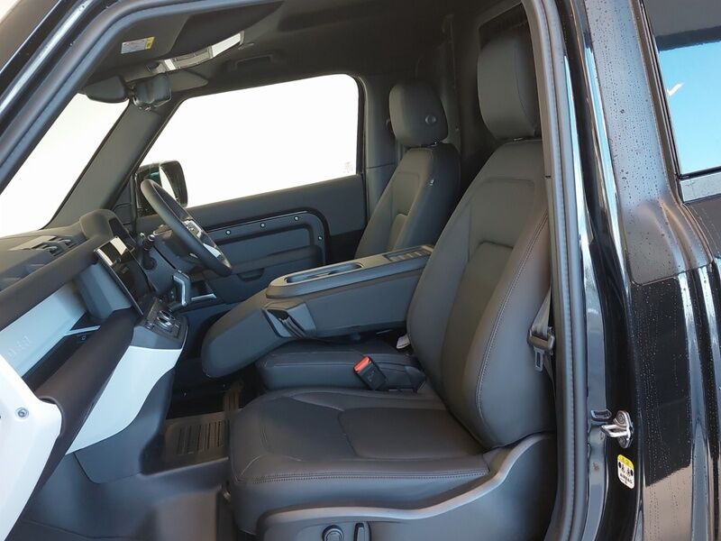 More views of Land Rover Defender