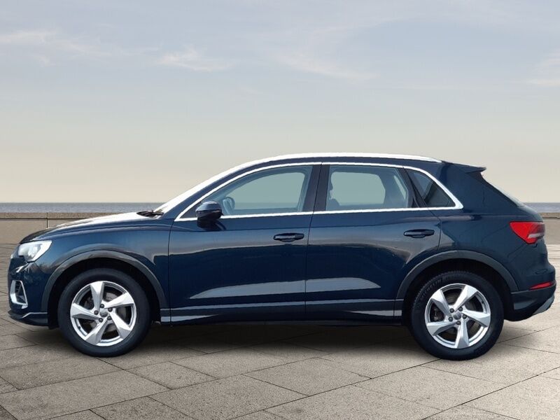 More views of Audi Q3