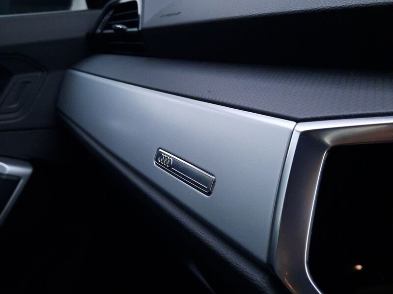 More views of Audi Q3