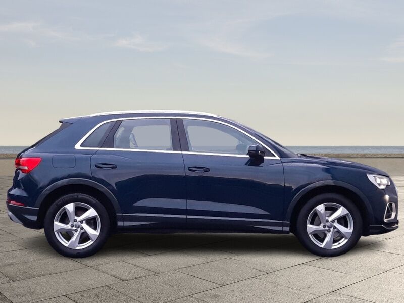 More views of Audi Q3