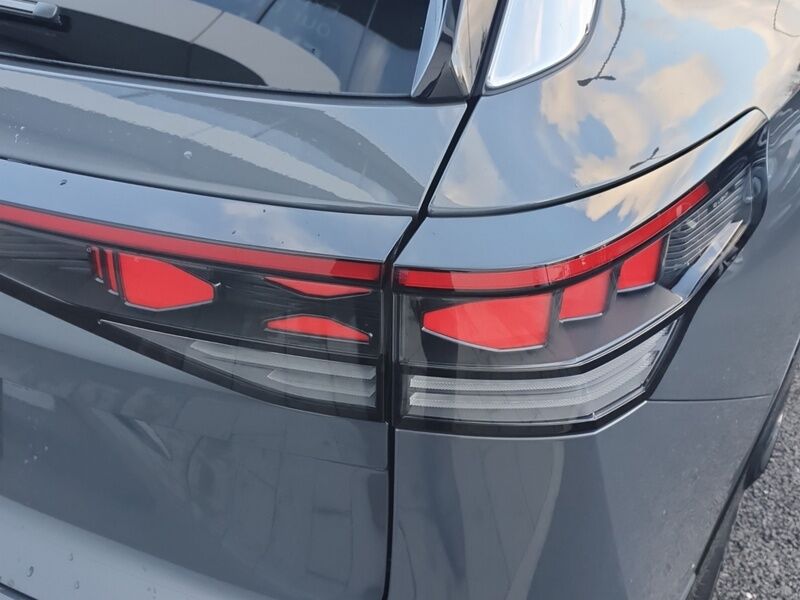 More views of Volkswagen Tayron