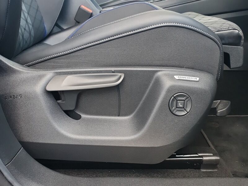 More views of Volkswagen Tayron