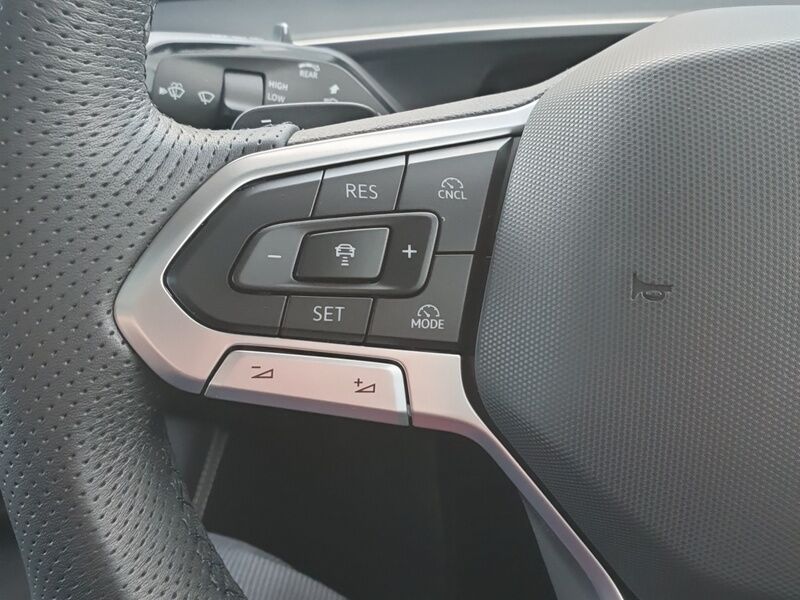 More views of Volkswagen Tayron