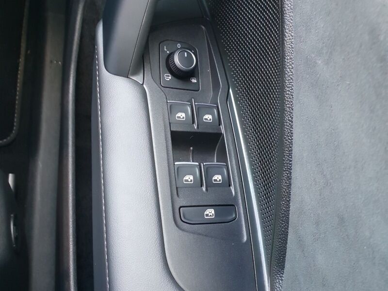 More views of Volkswagen Tayron