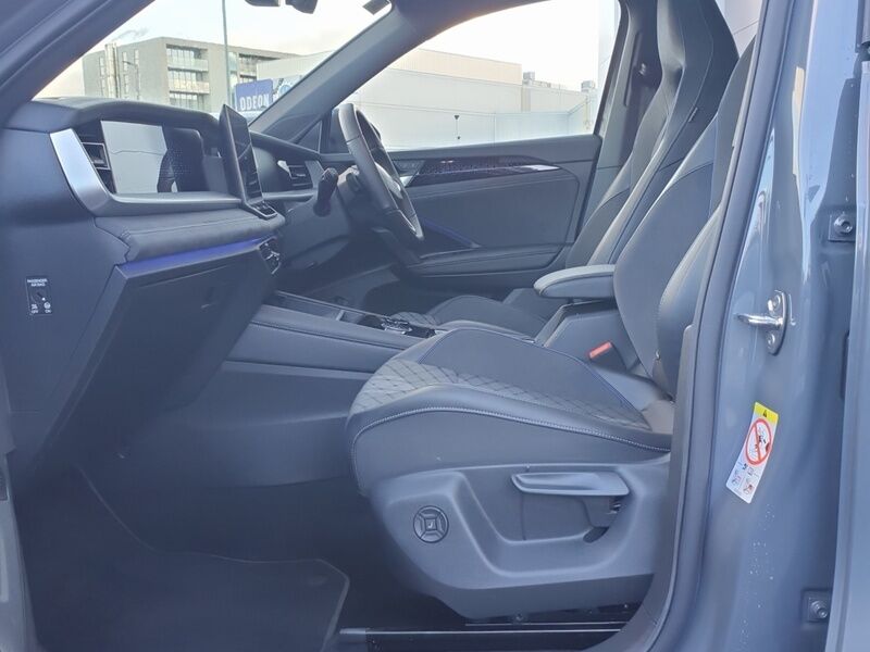 More views of Volkswagen Tayron