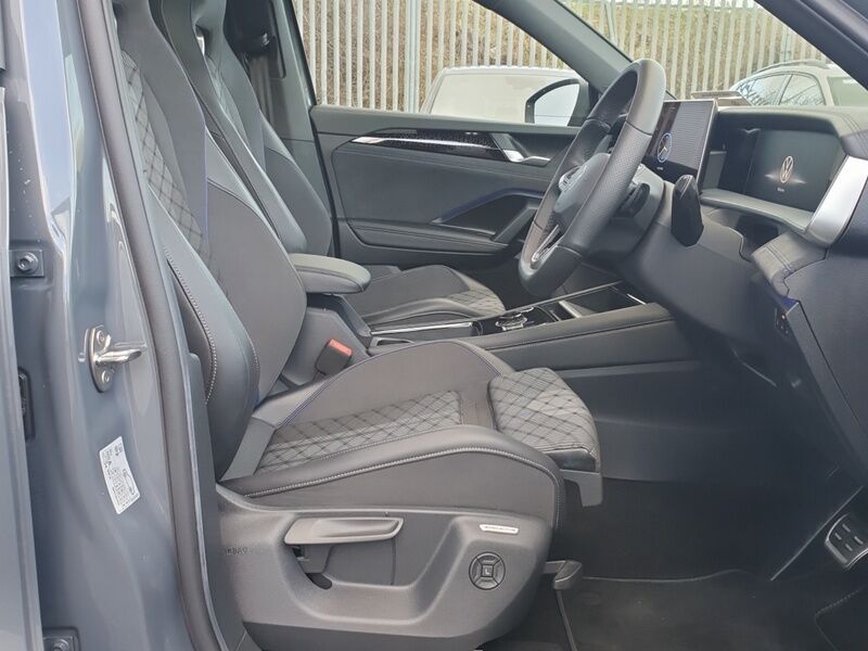 More views of Volkswagen Tayron