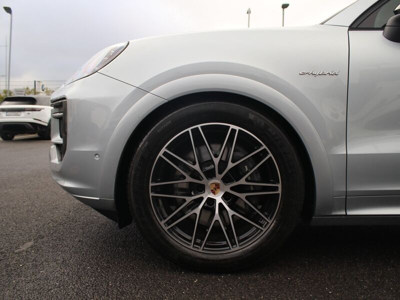 More views of Porsche Cayenne
