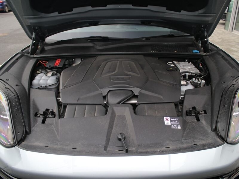 More views of Porsche Cayenne