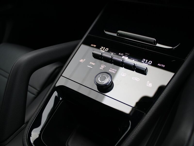 More views of Porsche Cayenne