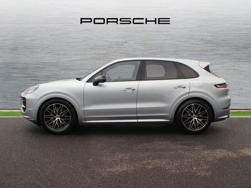 More views of Porsche Cayenne