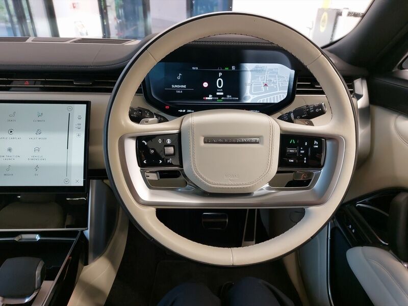 More views of Land Rover Range Rover