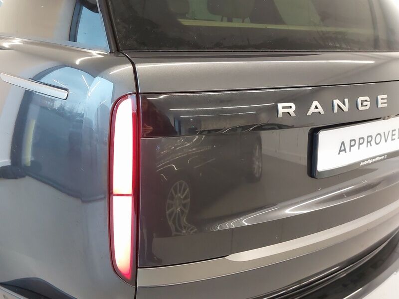 More views of Land Rover Range Rover