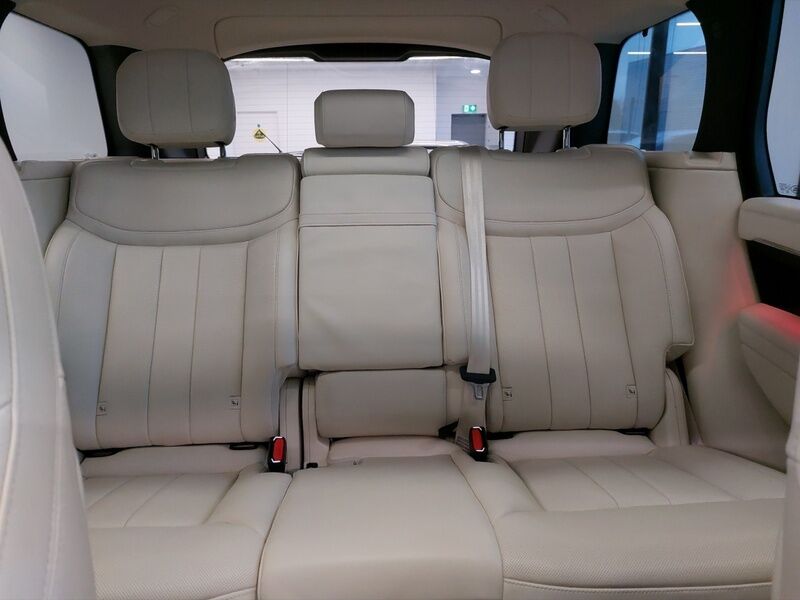 More views of Land Rover Range Rover