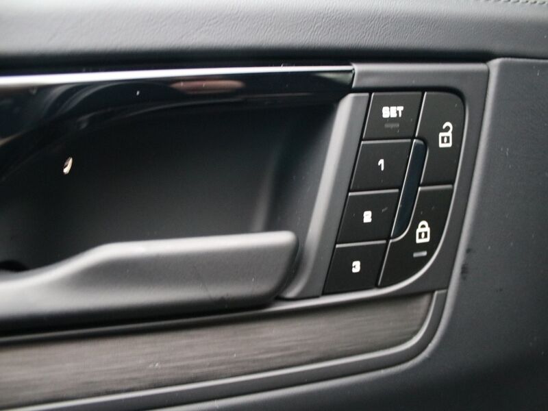 More views of Porsche Cayenne