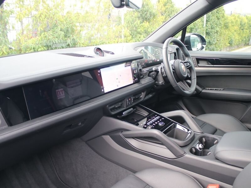 More views of Porsche Cayenne