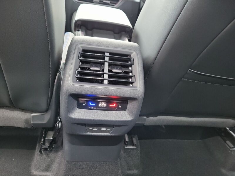 More views of Volkswagen Tayron