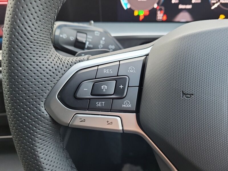 More views of Volkswagen Tayron