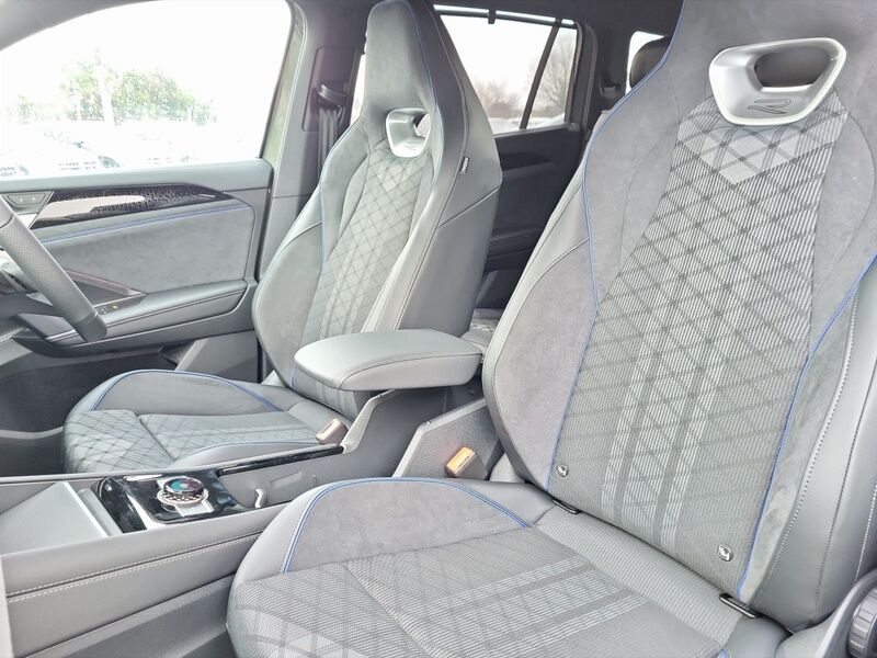 More views of Volkswagen Tayron