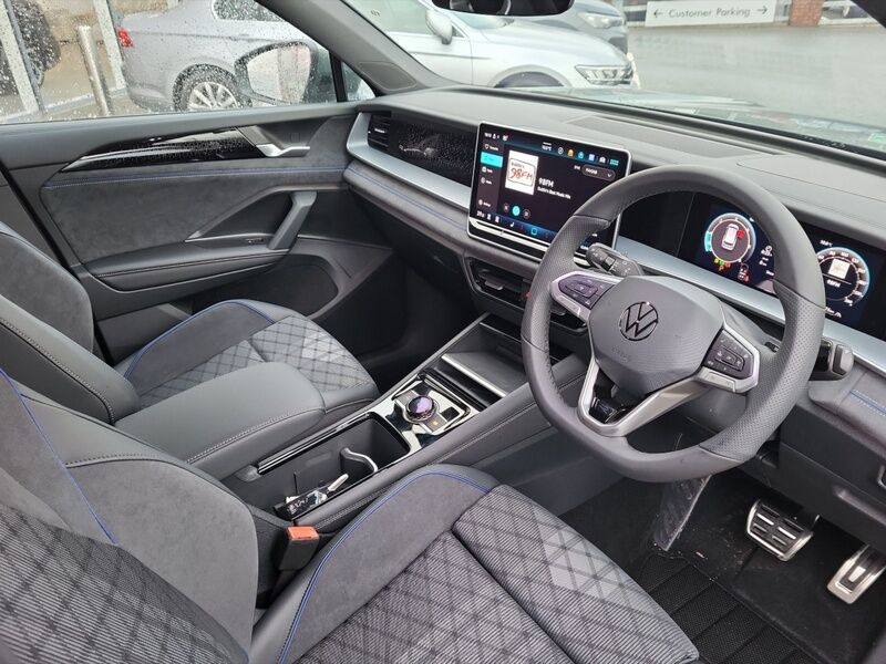 More views of Volkswagen Tayron