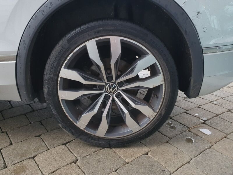 More views of Volkswagen Tiguan