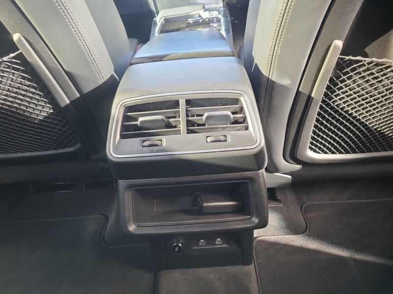 More views of Audi Q8 e-tron