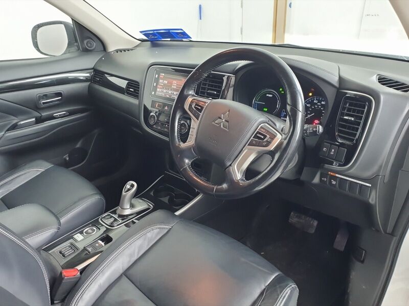 More views of Mitsubishi Outlander