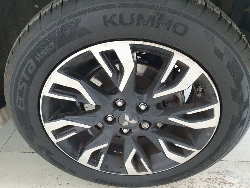 More views of Mitsubishi Outlander