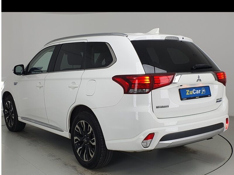 More views of Mitsubishi Outlander