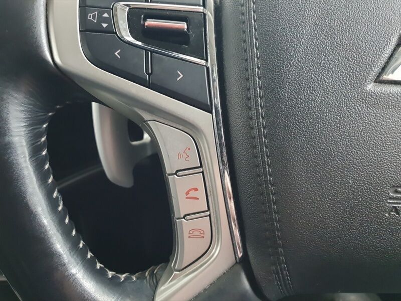 More views of Mitsubishi Outlander