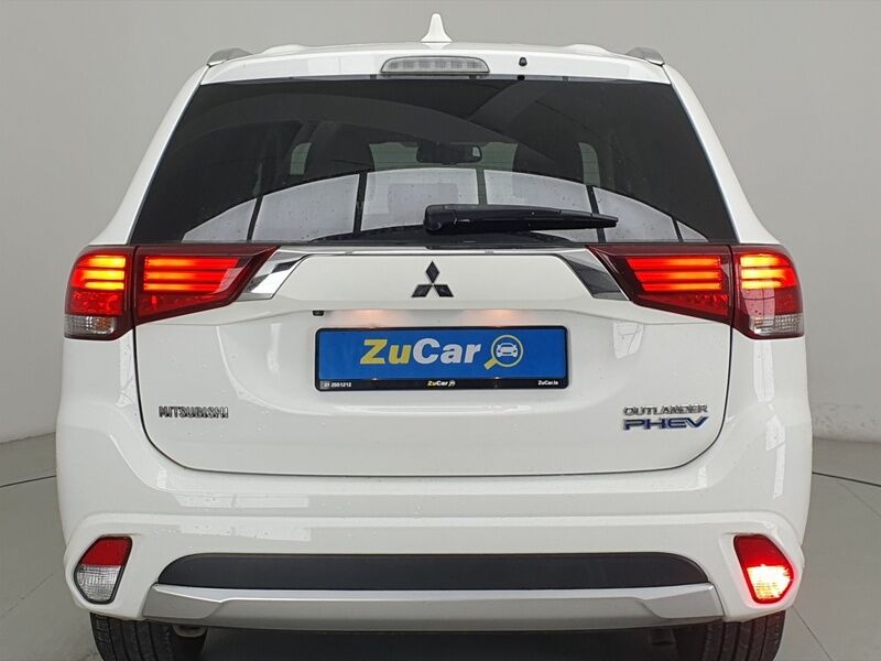 More views of Mitsubishi Outlander