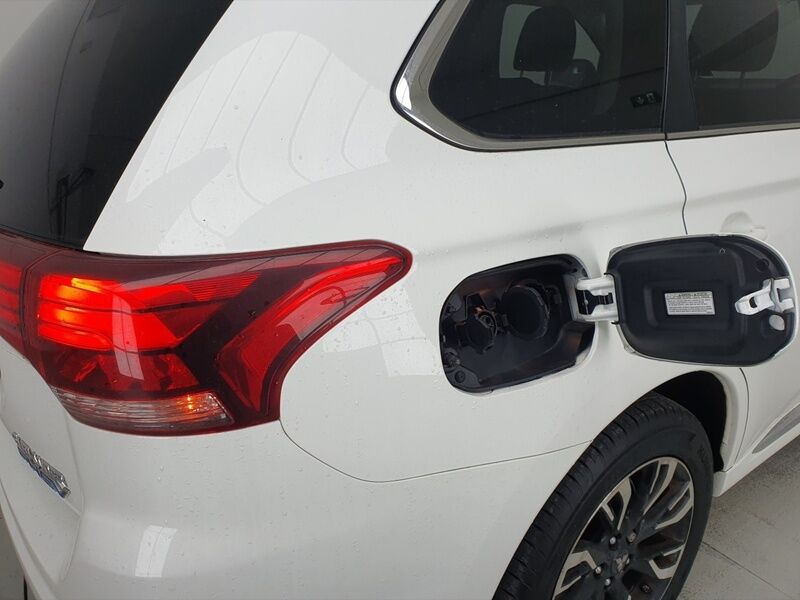 More views of Mitsubishi Outlander