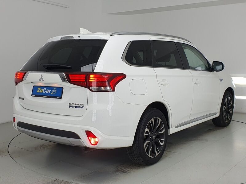 More views of Mitsubishi Outlander