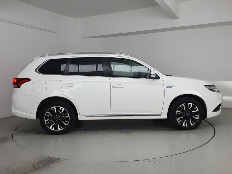 More views of Mitsubishi Outlander