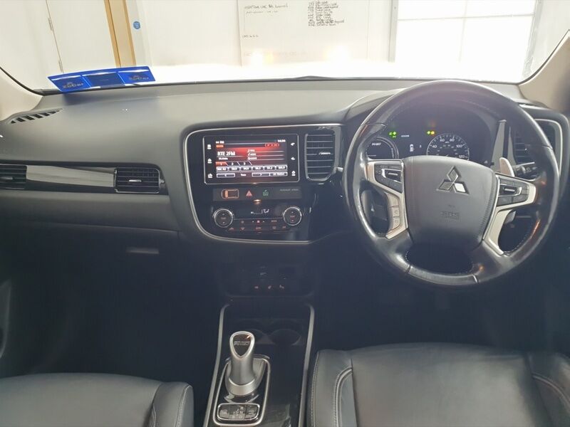 More views of Mitsubishi Outlander
