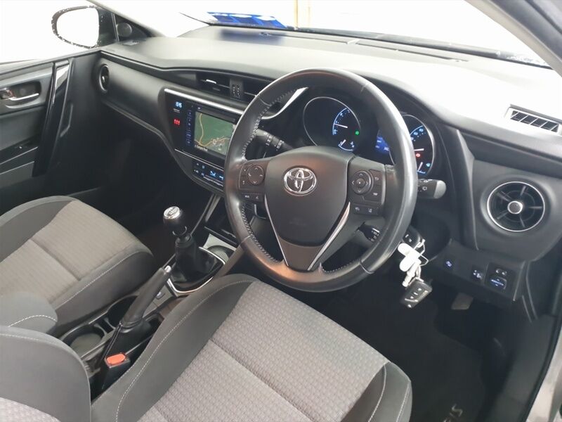 More views of Toyota Auris