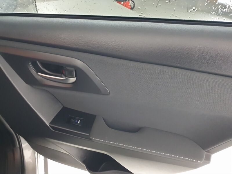 More views of Toyota Auris