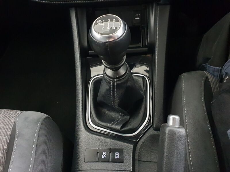 More views of Toyota Auris