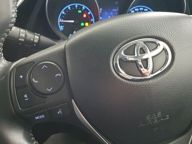 More views of Toyota Auris