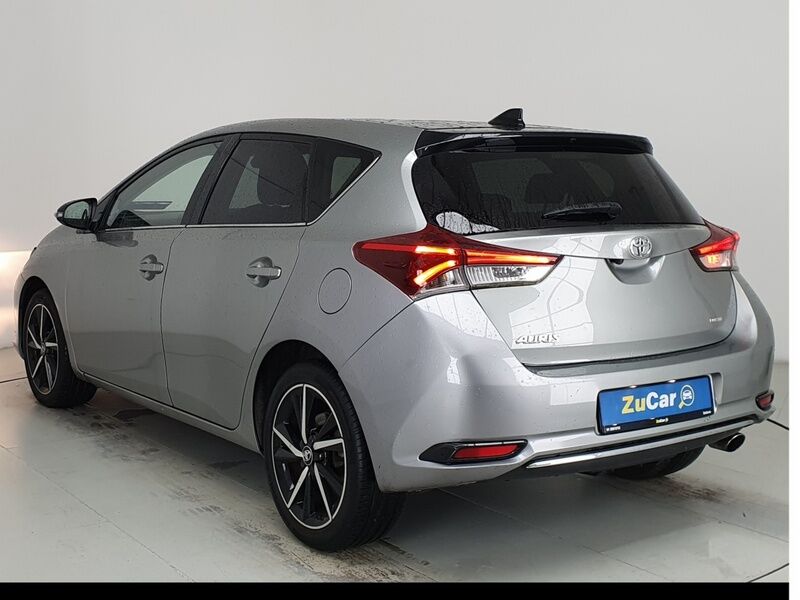 More views of Toyota Auris