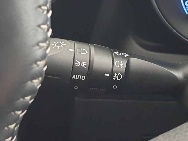 More views of Toyota Auris