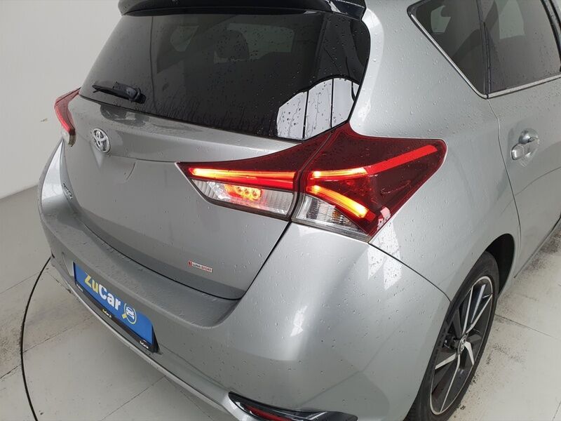 More views of Toyota Auris
