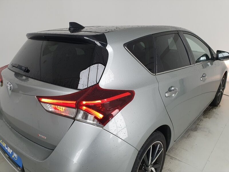 More views of Toyota Auris
