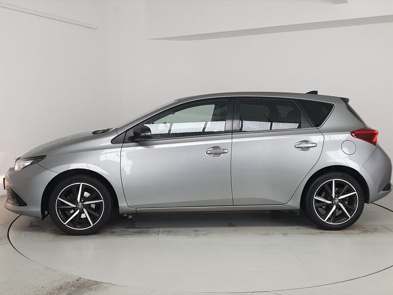 More views of Toyota Auris